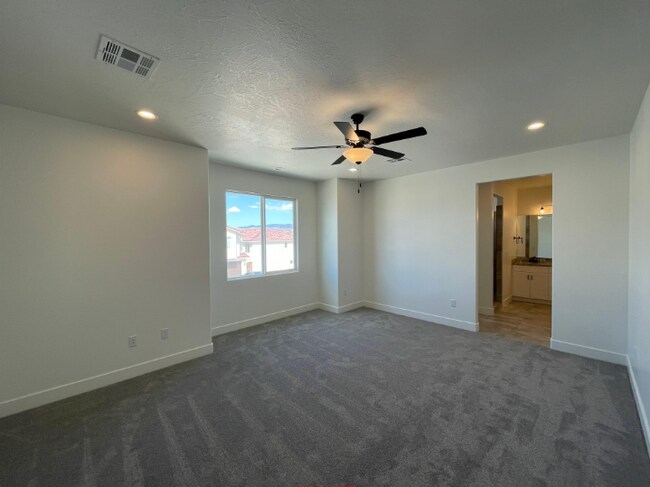 Building Photo - 272 N 2470 W