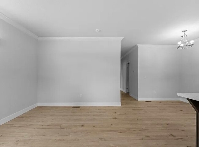 Building Photo - SINGLE FAMILY HOME