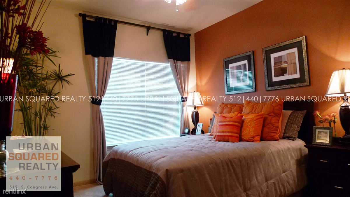 Primary Photo - 520 W Slaughter Ln