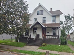 Building Photo - 958-958 Memorial Ave