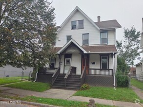 Building Photo - 958-958 Memorial Ave