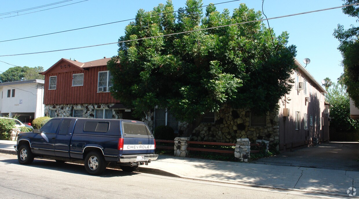 Foto del edificio - 15461 Moorpark St