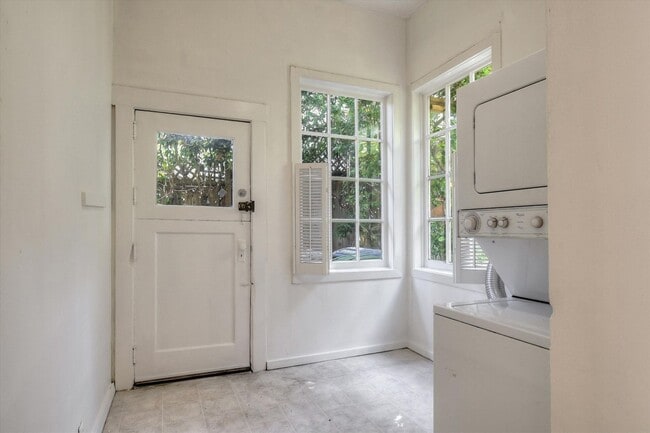 Building Photo - Hyde Street LLC, 2642-2644