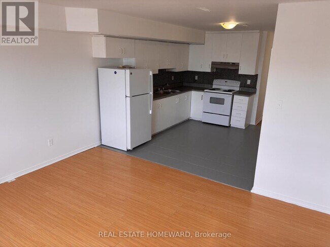 Photo du bâtiment - 879A Wilson Ave