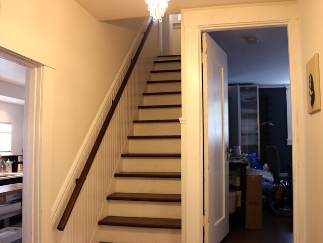 Building Photo - 5558 Claremont Avenue