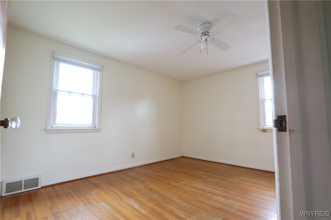 105 Fernald Ave, West Seneca, NY 14218 - Room for Rent in West Seneca ...