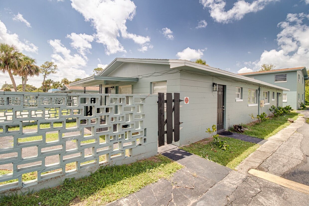 Primary Photo - 1335 West Point Dr - Unit A