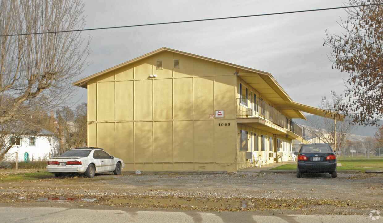 1065 Oak St, Kettle Falls, WA 99141 Apartments in Kettle Falls, WA