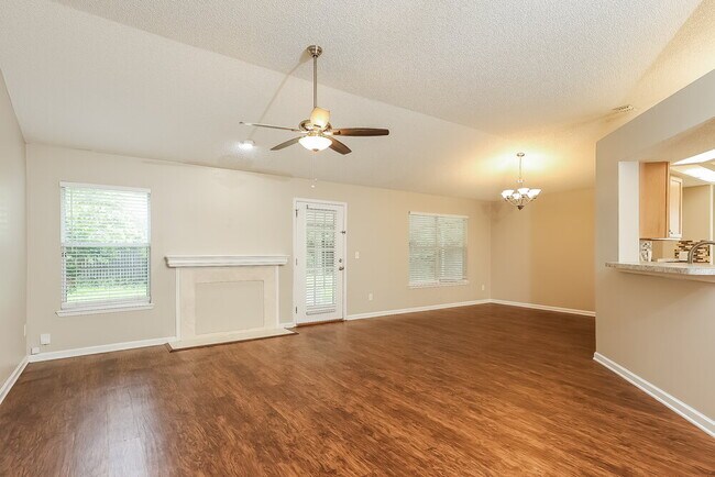 Foto del edificio - 338 Wildberry Ct
