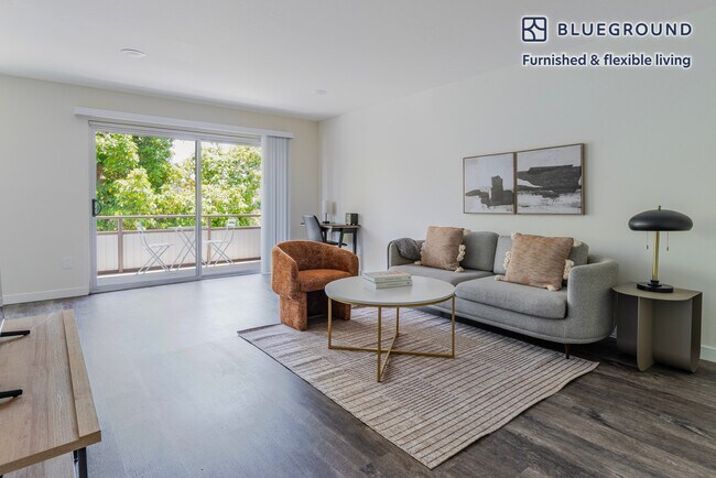 Building Photo - 2721 Midtown Ct