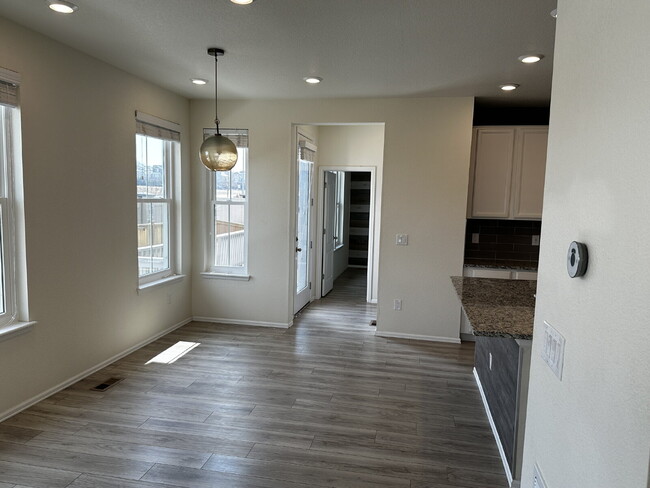 Building Photo - "Spacious 3-Bedroom Townhouse Retreat in T...