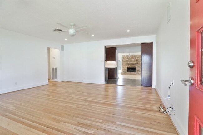 Foto del edificio - 4613 Libbey Dr