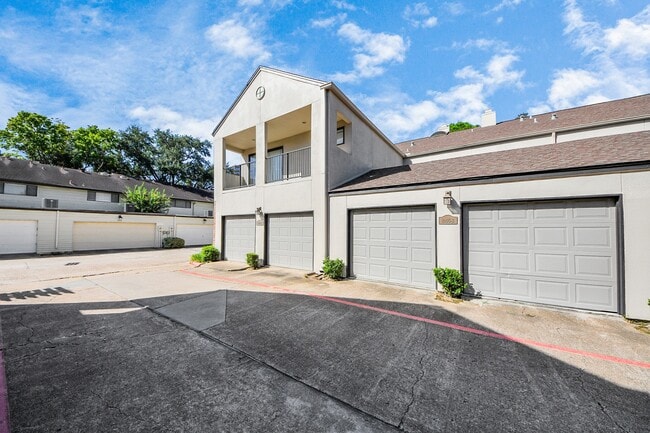 Building Photo - 2468 Bering Dr