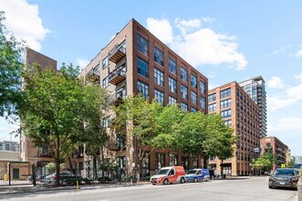 Building Photo - 701 W Jackson Blvd