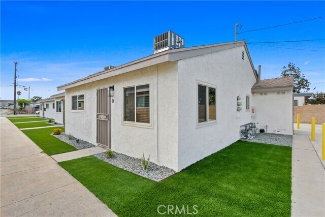 Foto del edificio - 12958 Yorba Ave