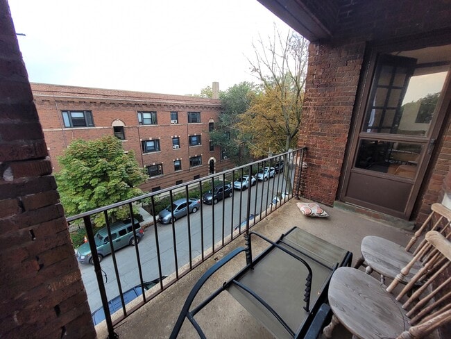 Building Photo - 2751 N Mildred Ave