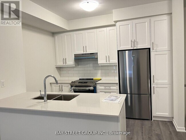 Building Photo - 140-140 Honeycrisp Cres