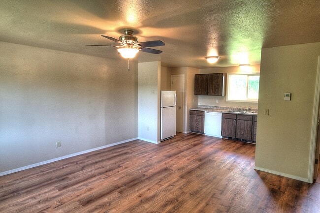 Foto del edificio - 334 Harrison Boulevard