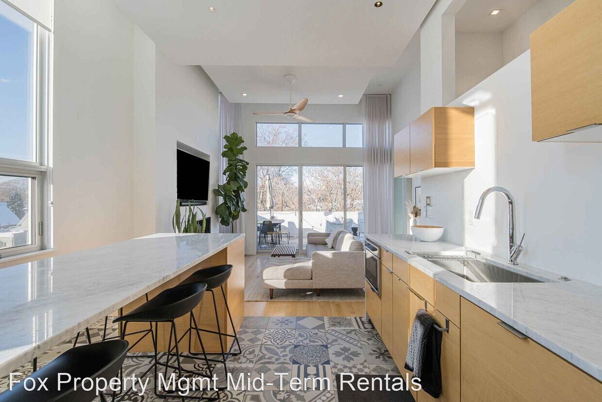 Primary Photo - 3 br, 3.5 bath House - 1125 W 37th Ave