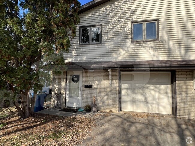 Building Photo - 405 Monroe Pl