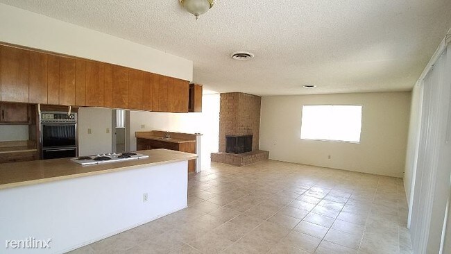 Building Photo - 7108 Ming Ave