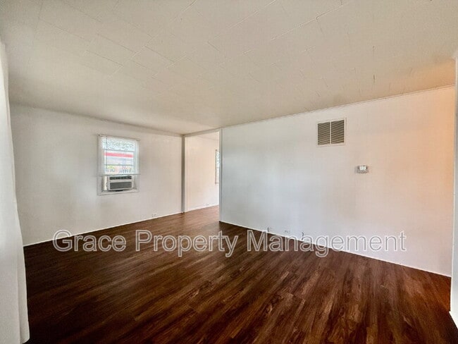Building Photo - 6028 Forest Dr