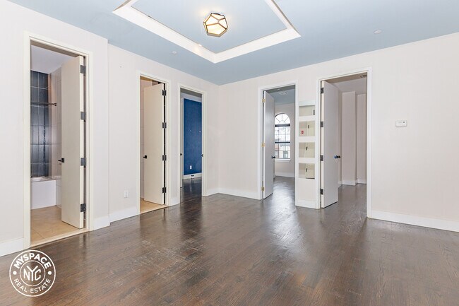 Building Photo - 854 Greene Ave