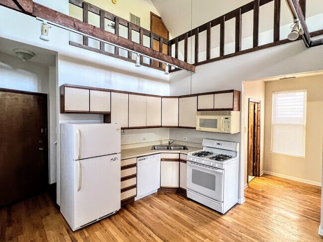 Foto del edificio - 2306 N Hoyne Ave