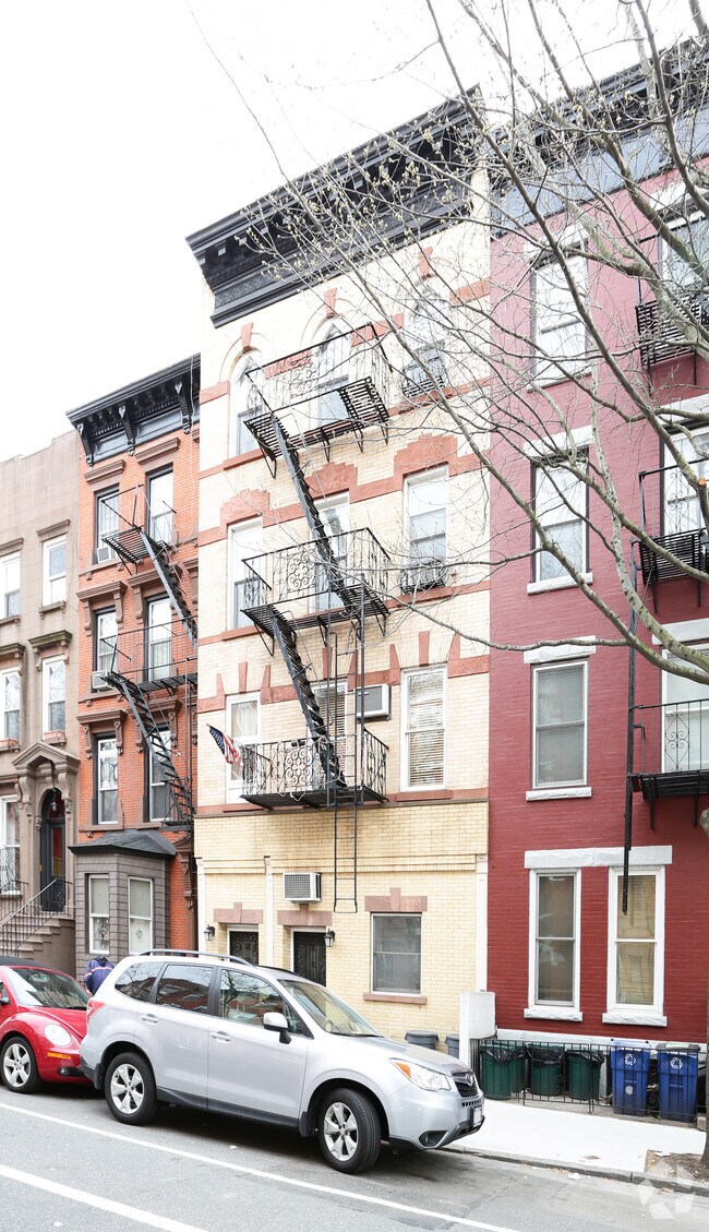 Building Photo - 240 Sackett St