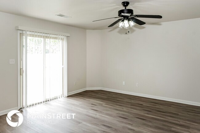 Foto del edificio - 120 Darrow Creek Dr