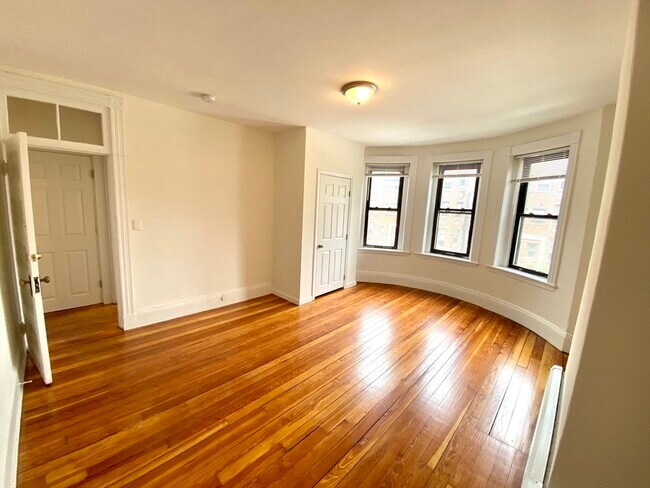 Foto del edificio - 866 Huntington Ave