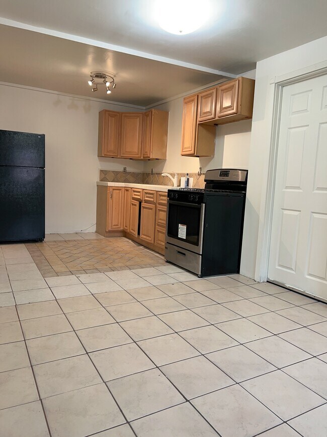 Foto del edificio - 1016 E Ross Ave