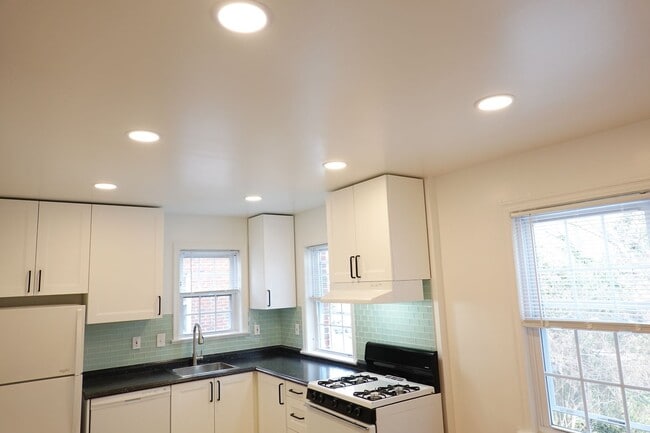 Building Photo - 8207 Garland Ave