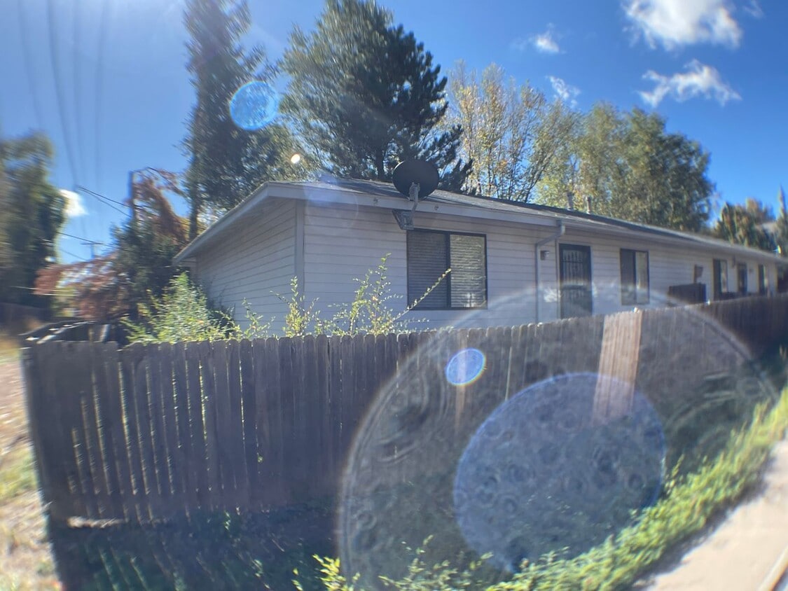Primary Photo - Delightful 2 bedroom 1 bathroom home in Su...