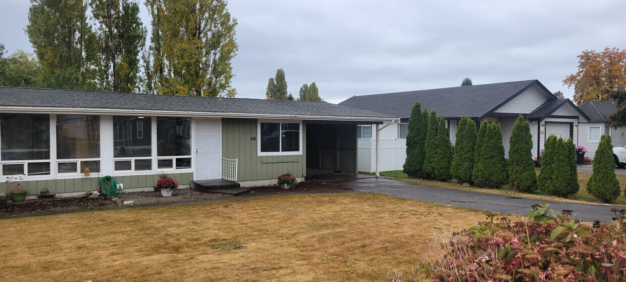 Foto principal - 545 D St