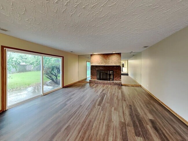 Foto del edificio - 718 Westshore Dr