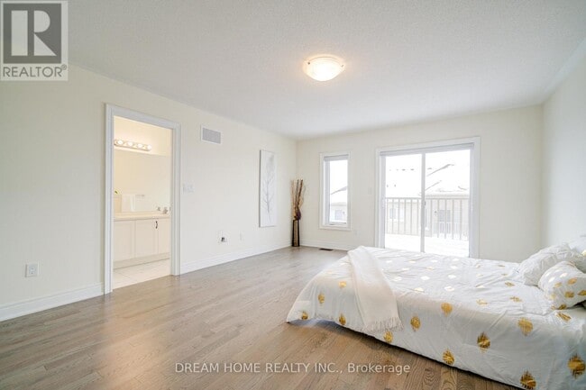 Photo du bâtiment - 22 Thomas Hope Ln