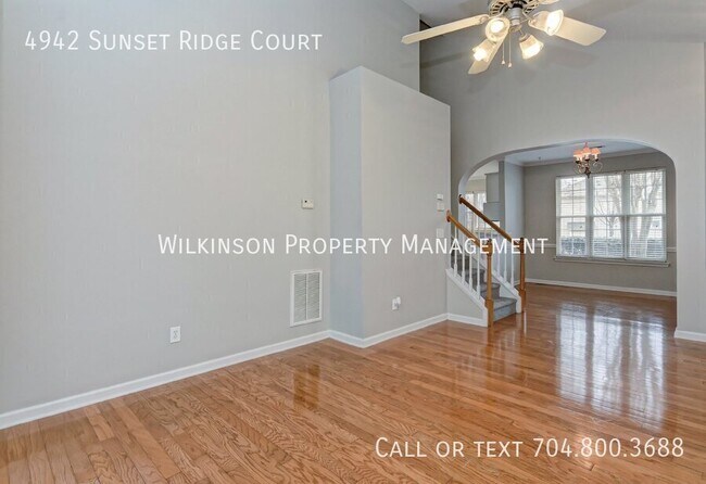 Foto del edificio - 4942 Sunset Ridge Ct
