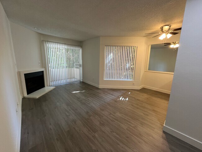 Foto del edificio - 1632 N Formosa Ave