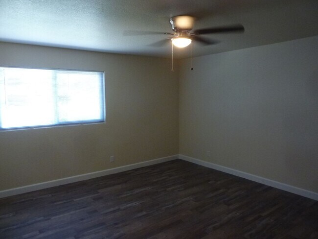 Building Photo - Spacious Home in Sacramento