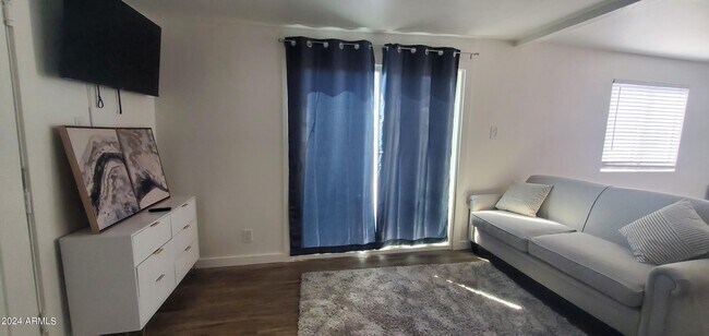 Foto del edificio - 2333 12TH St