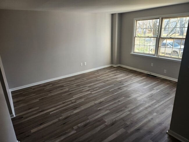 Foto del edificio - 419 Homestead Rd