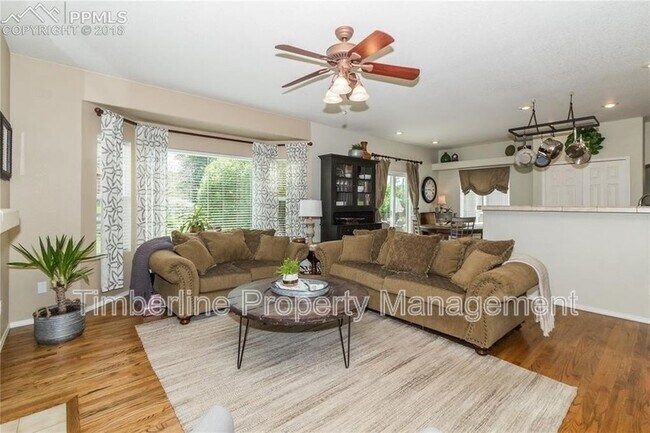 Foto del edificio - 1333 Lookout Springs Dr