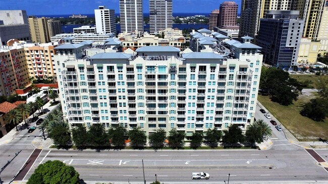 Building Photo - 480 Hibiscus St