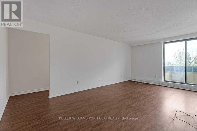 Building Photo - 921 Midland Ave