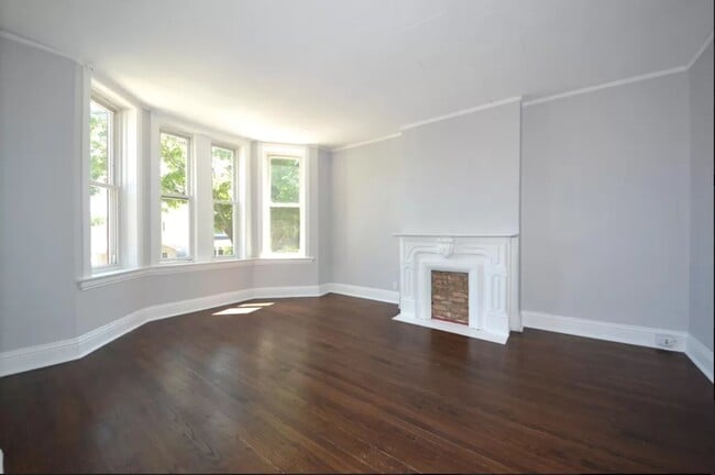 Building Photo - 4540 S Lowe Ave