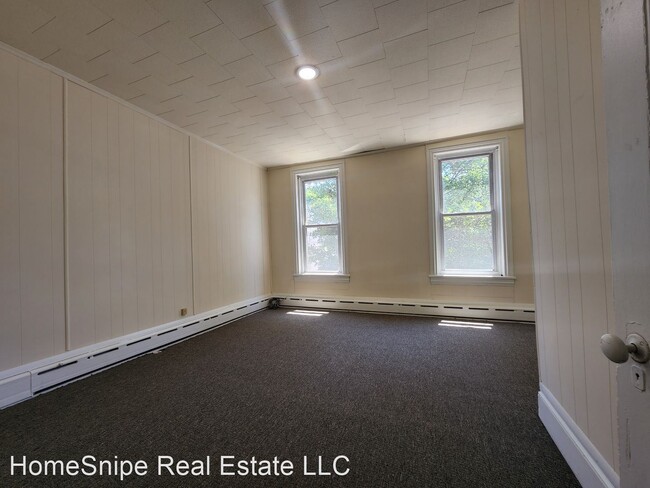 Building Photo - 3 br, 1.5 bath House - 1226 West Market St...