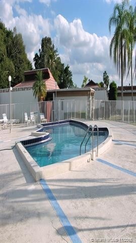 Foto del edificio - 16510 Country Club Crescent