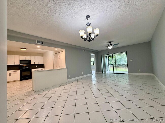 Foto del edificio - 9633 Riverside Dr
