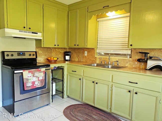 Building Photo - 2 br, 1 bath Apartment - 2601 54th Street S